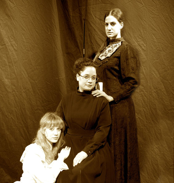 שלוש-אחיות-רדי-רובינשטיין.jpg