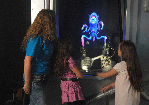 חייזרים מוזיאון הילדים צילום טל קירשנבאום3.JPG