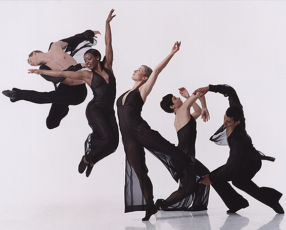 ריבר-נורת-צילום-Lois-Greenfield.jpg